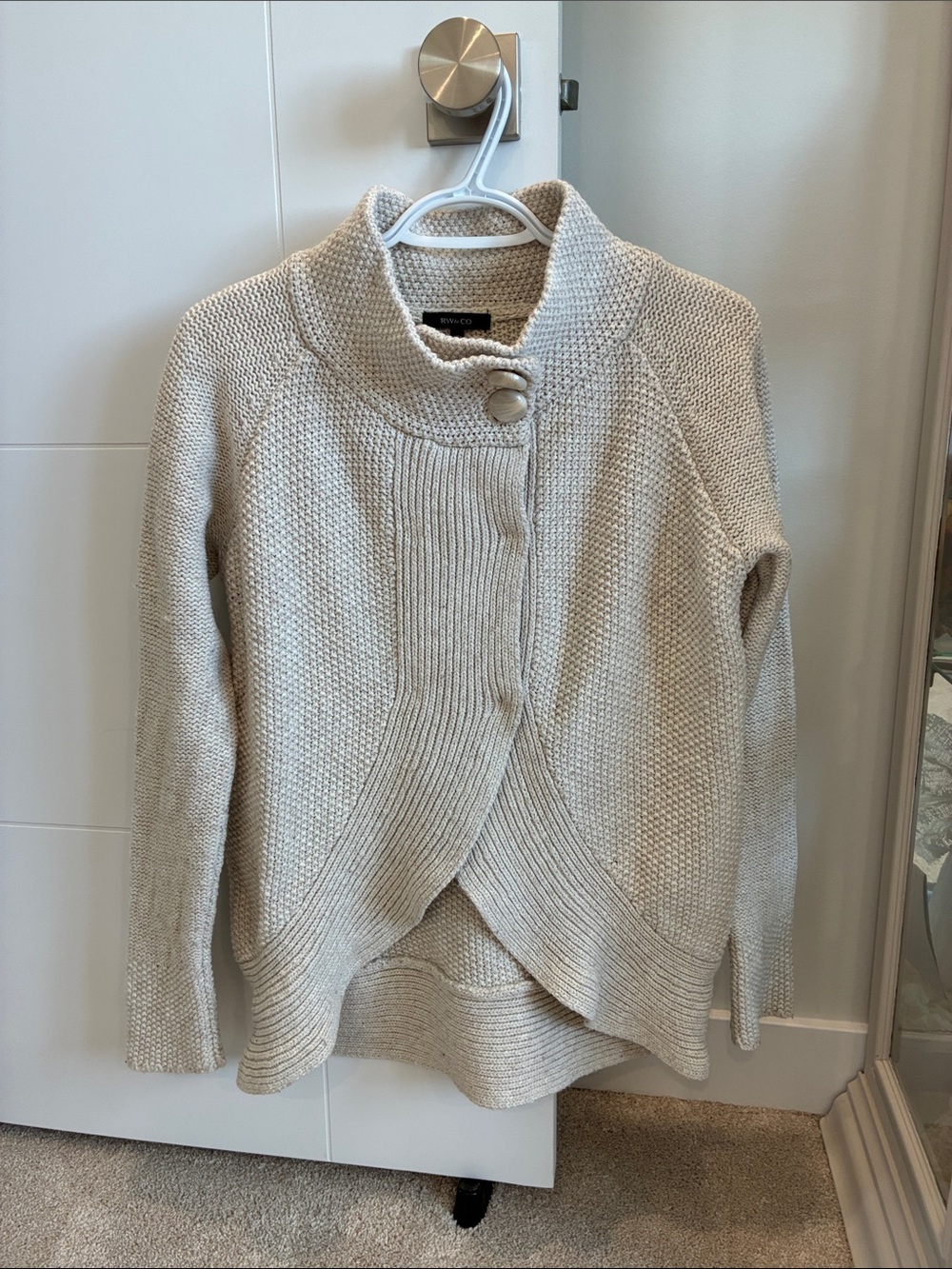 RW&CO. Cream Knit Button-Front Crossover Cardigan
